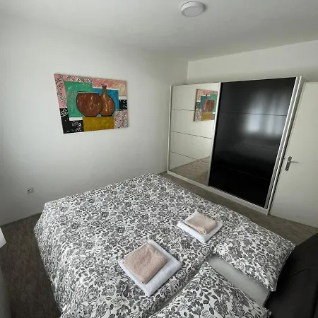 Peaceful And Spacious With Free Parking Apartment Banja Luka