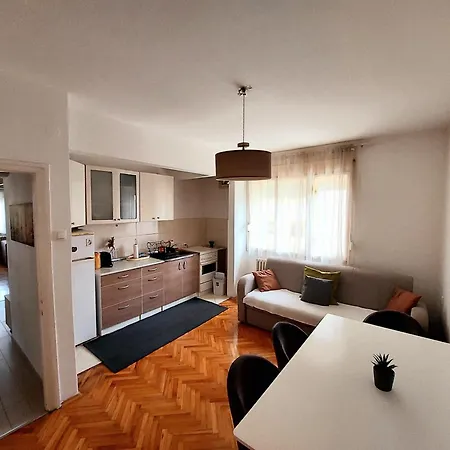 Apartment Peaceful And Spacious With Free Parking Banja Luka